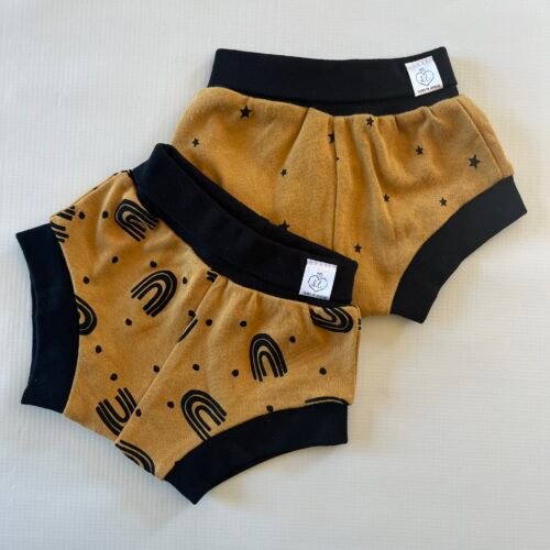 3-6  Mustard star and rainbow shorties set