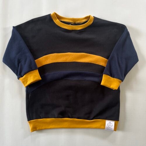3-4y Rainbow Sweater black body navy arms